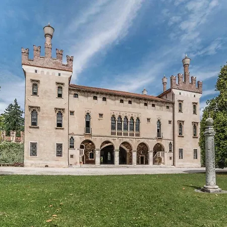Castello Di Villa *